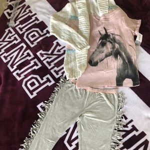 Super cute 3 piece Carters set!